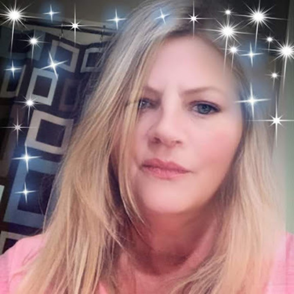 Meet your Posher, Keri - Picture 1 of 1